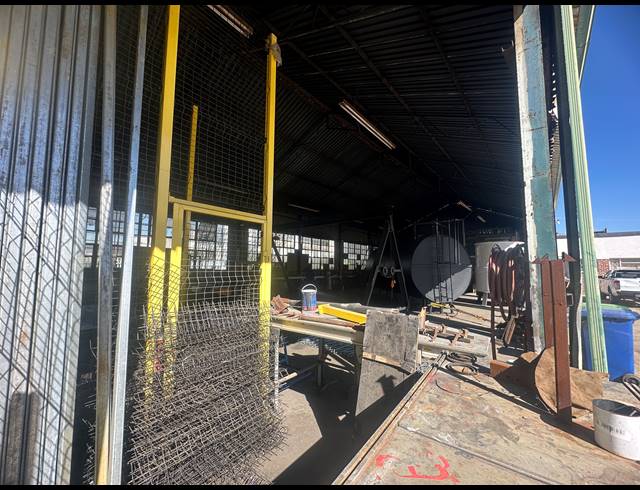 4,773M² WAREHOUSE FOR SALE IN CHLOORKOP